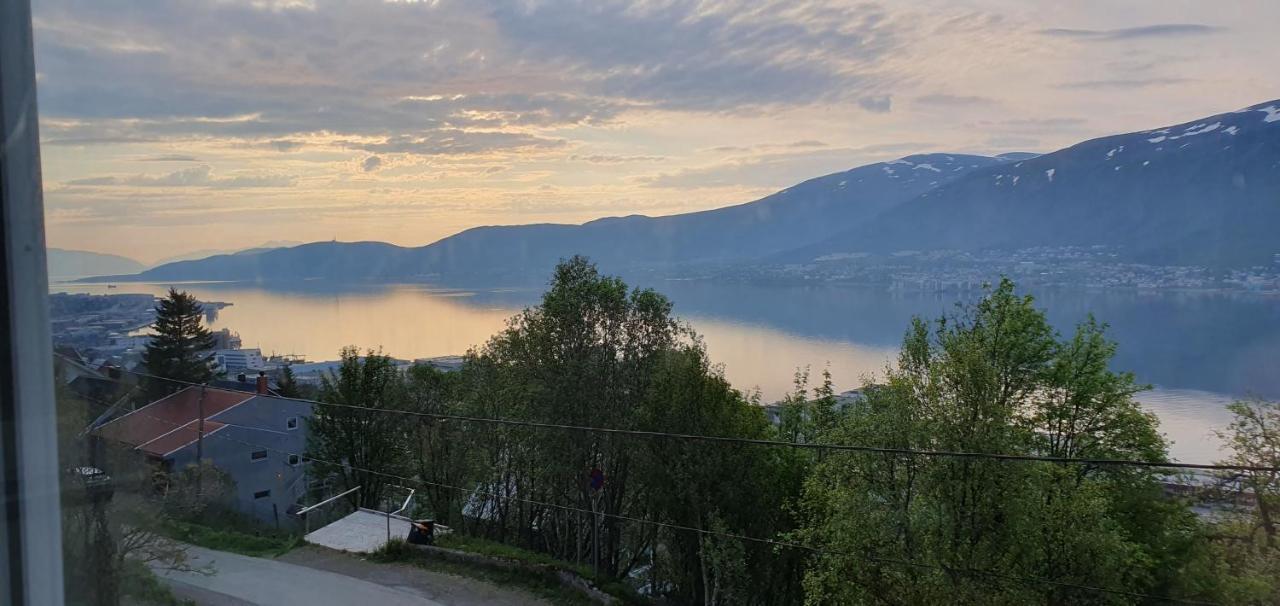 Tromsoapartment Silent Area With Nice View I Have Warm Caravan For Rent Same Place, 4 People Luaran gambar