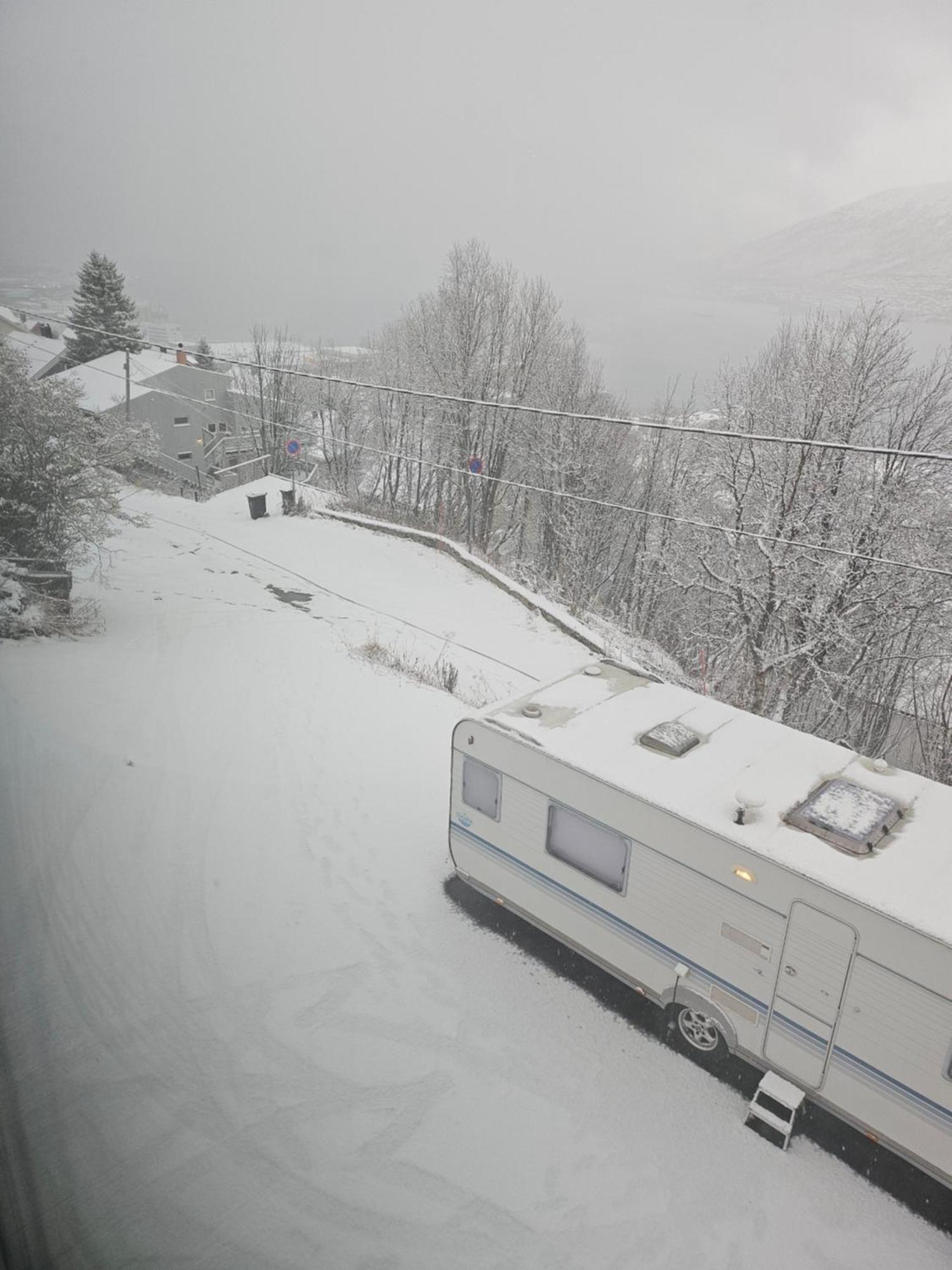 Tromsoapartment Silent Area With Nice View I Have Warm Caravan For Rent Same Place, 4 People Luaran gambar